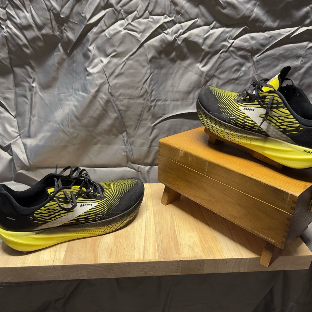 Brooks Hyperion Max Black and Yellow Men's Sneakers